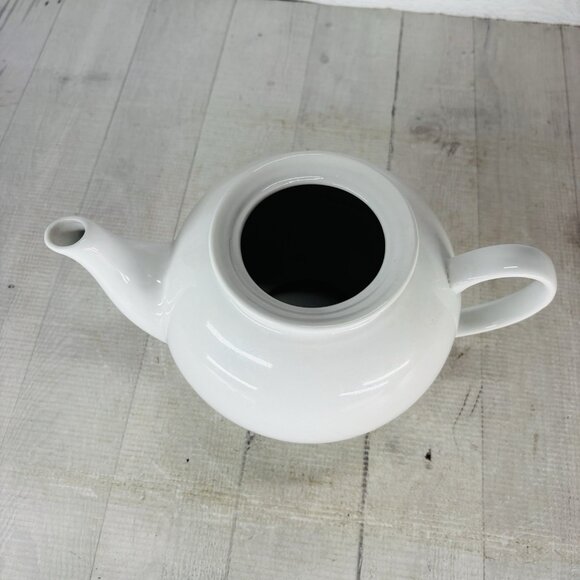 Pottery Barn THE GREAT WHITE COLLECTION Solid 7 Cups Stoneware Lidded Teapot - Picture 6 of 16